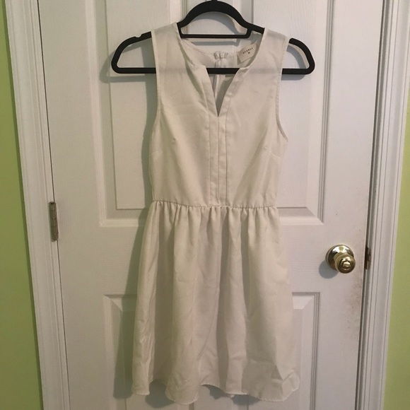 White Everly dress - Picture 1 of 2